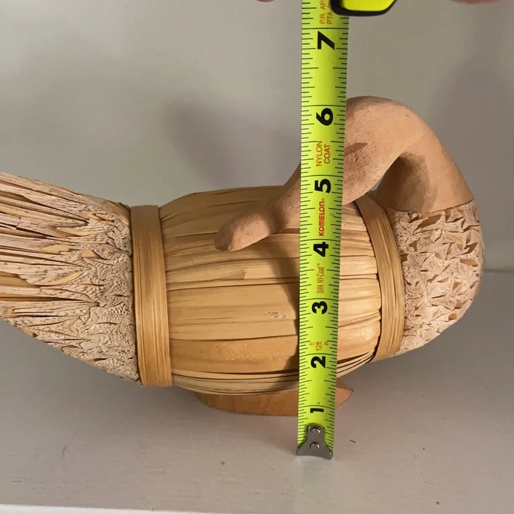 Reed /Straw Display Duck Figure Home Decor